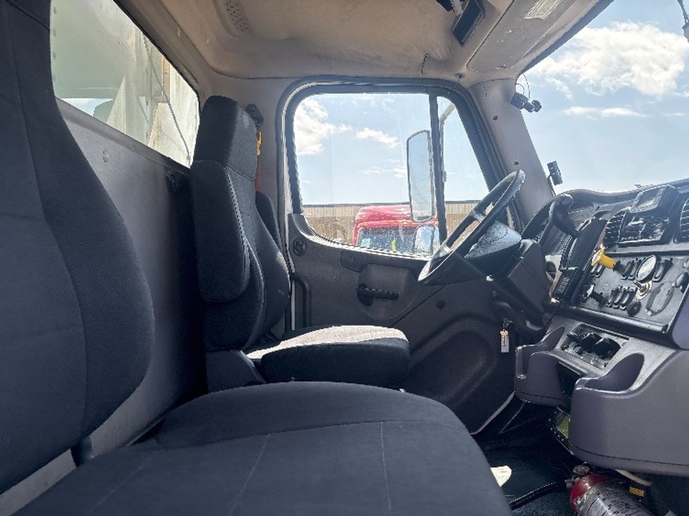Refrigerated Truck-Light and Medium Duty Trucks-Freightliner-2021-M2-Lansing-MI-232,478\n\t\tmiles-$ 45,750 - Image 22