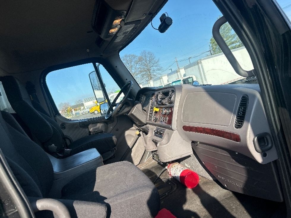 Refrigerated Truck-Light and Medium Duty Trucks-Freightliner-2021-M2-Linden-NJ-138,484\n\t\tmiles-$ 80,000 - Image 22