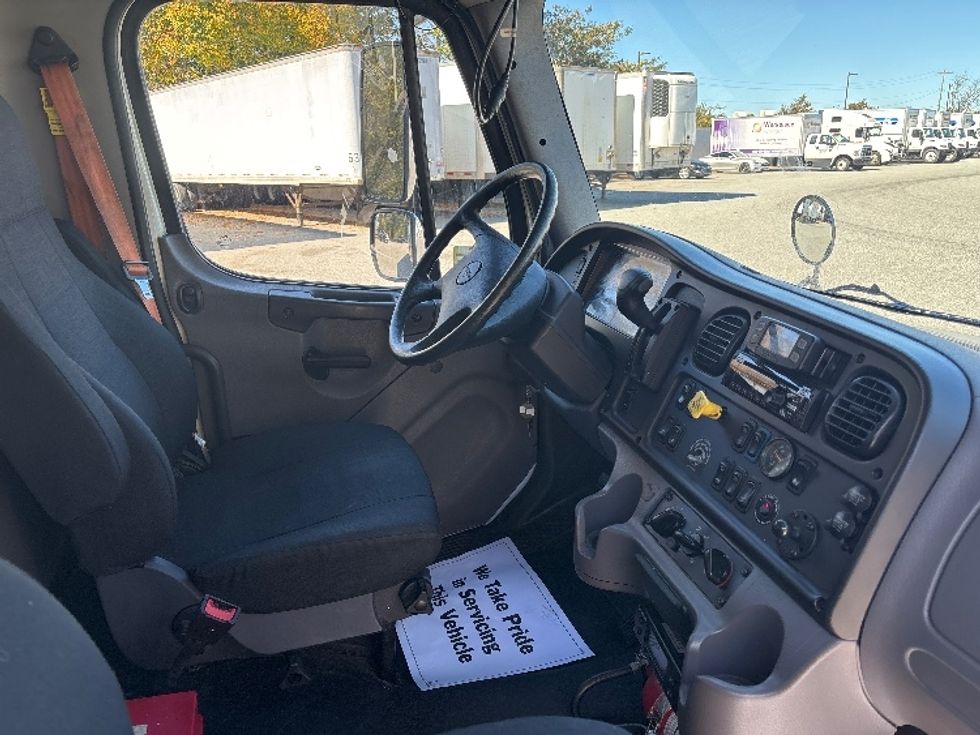 Refrigerated Truck-Light and Medium Duty Trucks-Freightliner-2021-M2-Lithia Springs-GA-310,101\n\t\tmiles-$ 37,000 - Image 22