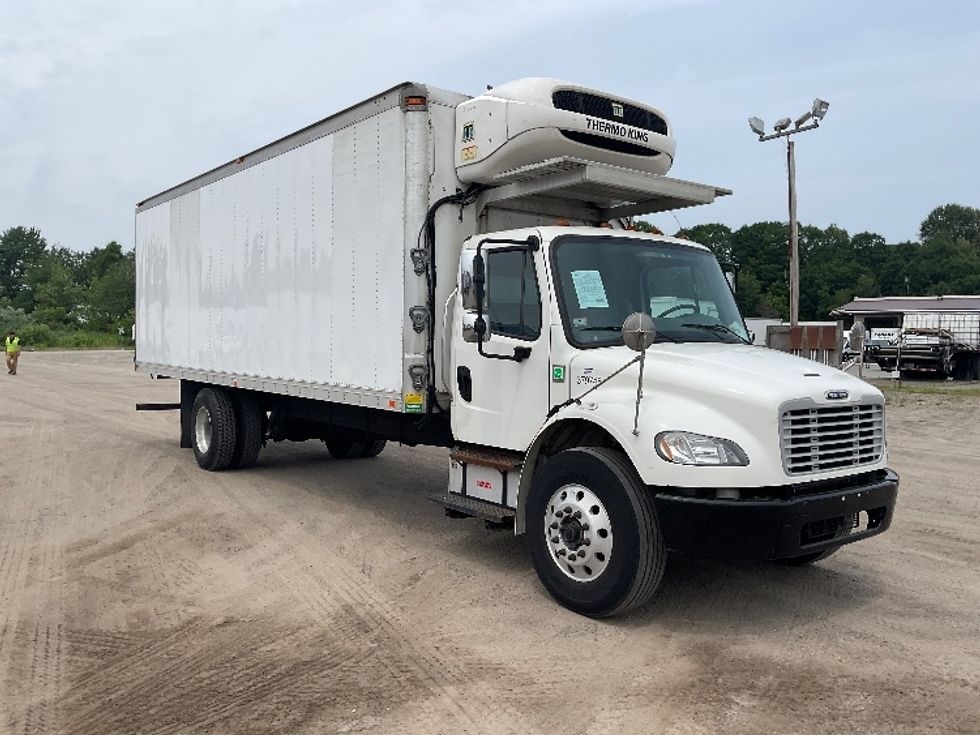 Refrigerated Truck-Light and Medium Duty Trucks-Freightliner-2021-M2-Londonderry-NH-258,691\n\t\tmiles-$ 38,000 - Image 1