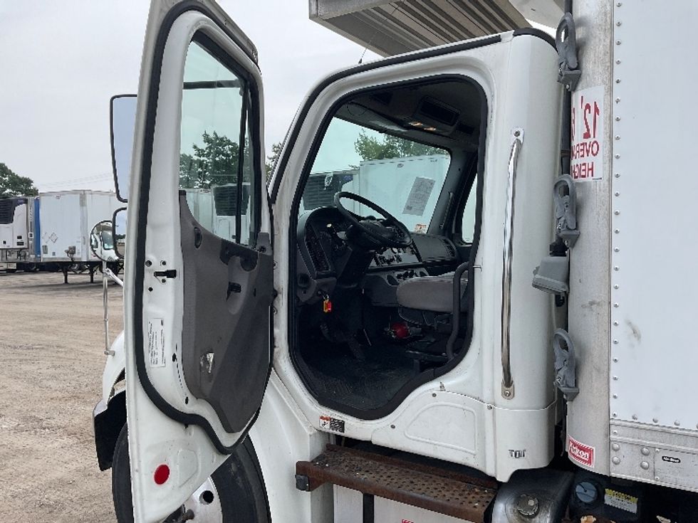 Refrigerated Truck-Light and Medium Duty Trucks-Freightliner-2021-M2-Londonderry-NH-258,691\n\t\tmiles-$ 38,000 - Image 16