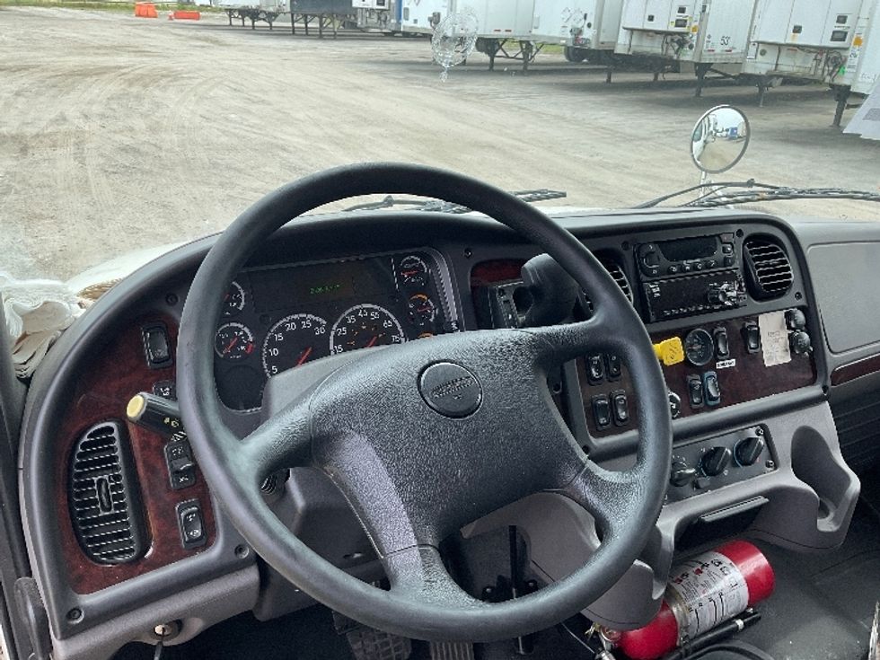 Refrigerated Truck-Light and Medium Duty Trucks-Freightliner-2021-M2-Londonderry-NH-258,691\n\t\tmiles-$ 38,000 - Image 18