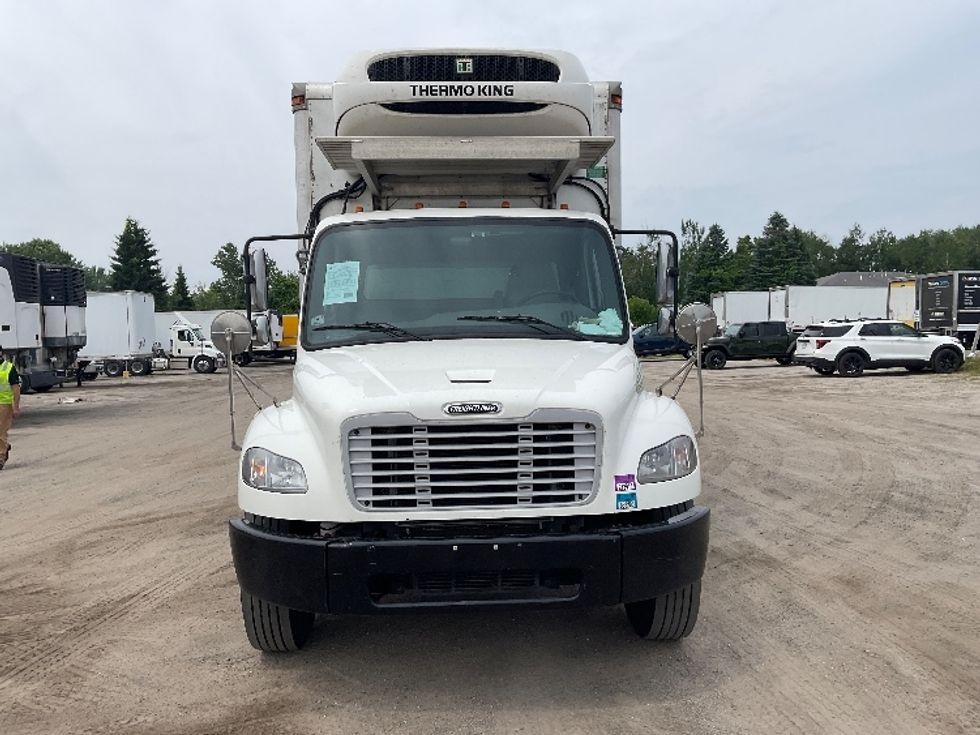 Refrigerated Truck-Light and Medium Duty Trucks-Freightliner-2021-M2-Londonderry-NH-258,691\n\t\tmiles-$ 38,000 - Image 2