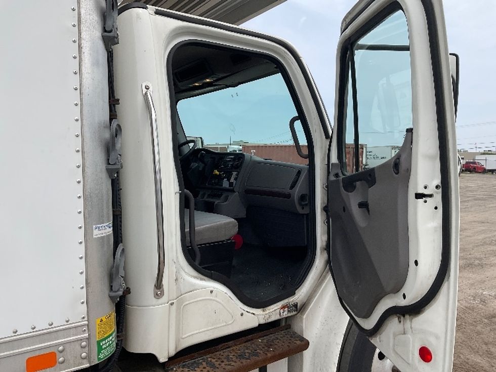 Refrigerated Truck-Light and Medium Duty Trucks-Freightliner-2021-M2-Londonderry-NH-258,691\n\t\tmiles-$ 38,000 - Image 20