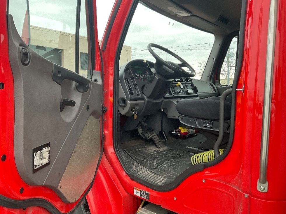 Refrigerated Truck-Light and Medium Duty Trucks-Freightliner-2021-M2-Millville-NJ-372,682\n\t\tmiles-$ 26,000 - Image 16