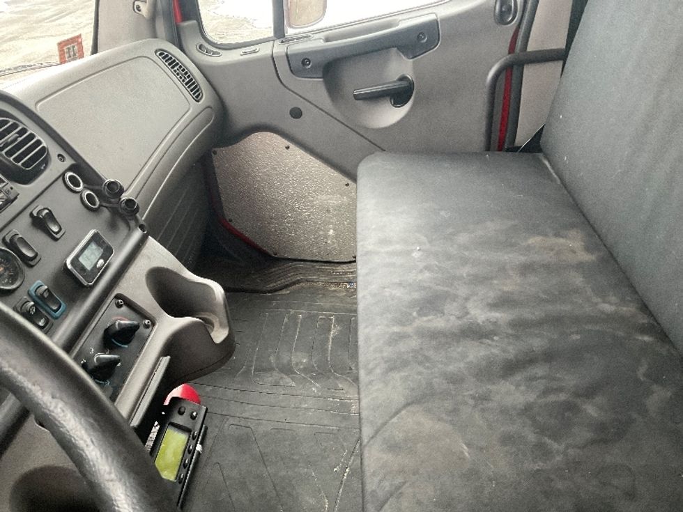 Refrigerated Truck-Light and Medium Duty Trucks-Freightliner-2021-M2-Millville-NJ-372,682\n\t\tmiles-$ 26,000 - Image 19