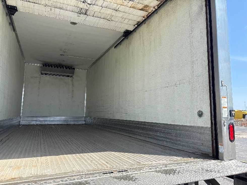 Refrigerated Truck-Light and Medium Duty Trucks-Freightliner-2021-M2-Mississauga-ON-168,688\n\t\tkm-$ 87,500 - Image 12