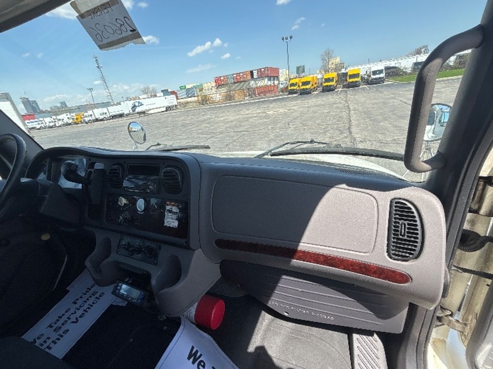 Refrigerated Truck-Light and Medium Duty Trucks-Freightliner-2021-M2-Mississauga-ON-168,688\n\t\tkm-$ 87,500 - Image 21