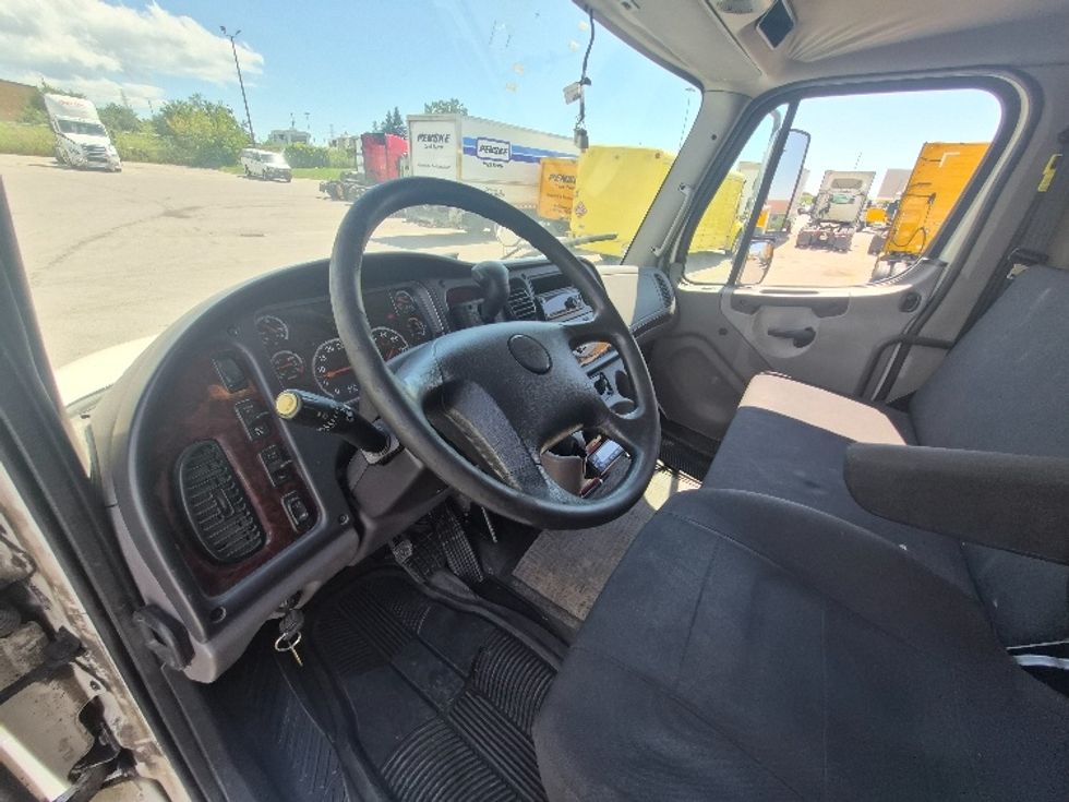 Refrigerated Truck-Light and Medium Duty Trucks-Freightliner-2021-M2-Mississauga-ON-418,625\n\t\tkm-$ 61,000 - Image 16