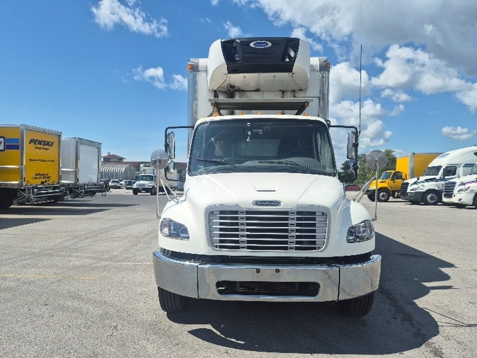 Refrigerated Truck-Light and Medium Duty Trucks-Freightliner-2021-M2-Mississauga-ON-418,625\n\t\tkm-$ 61,000 - Image 2