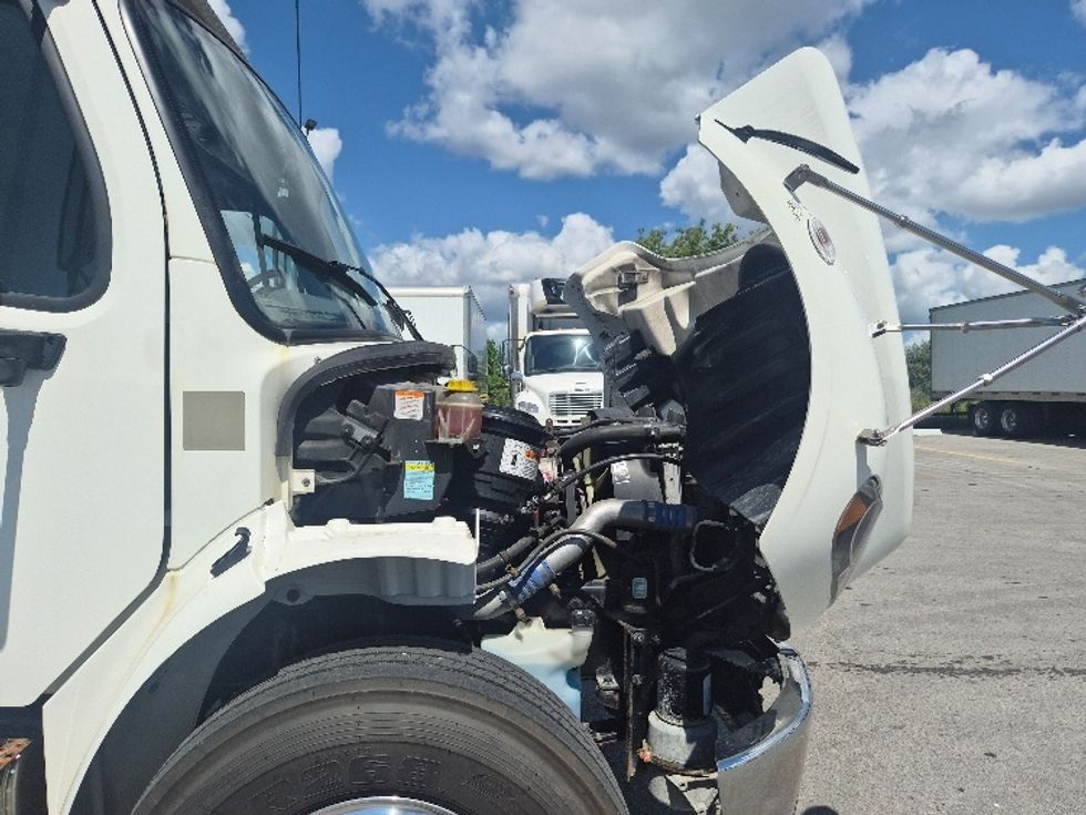 Refrigerated Truck-Light and Medium Duty Trucks-Freightliner-2021-M2-Mississauga-ON-418,625\n\t\tkm-$ 61,000 - Image 22