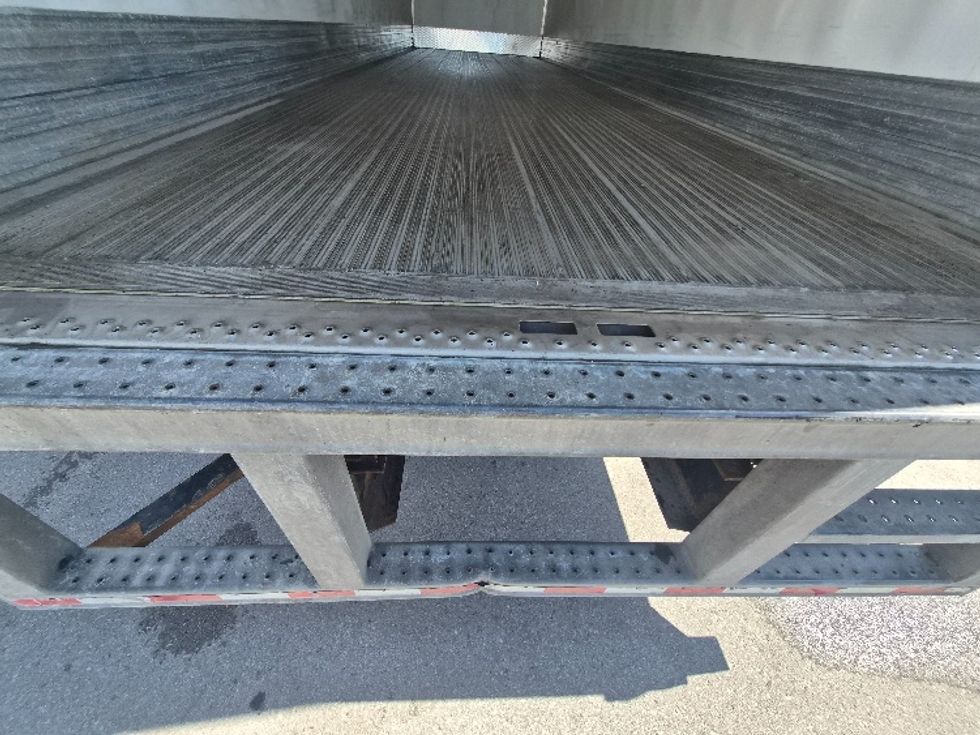 Refrigerated Truck-Light and Medium Duty Trucks-Freightliner-2021-M2-Mississauga-ON-418,625\n\t\tkm-$ 61,000 - Image 9