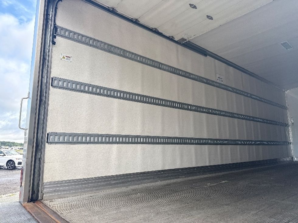 Refrigerated Truck-Light and Medium Duty Trucks-Freightliner-2021-M2-New Bedford-MA-254,603\n\t\tmiles-$ 52,250 - Image 11