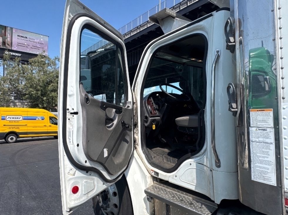 Refrigerated Truck-Light and Medium Duty Trucks-Freightliner-2021-M2-North Bergen-NJ-145,539\n\t\tmiles-$ 64,500 - Image 16