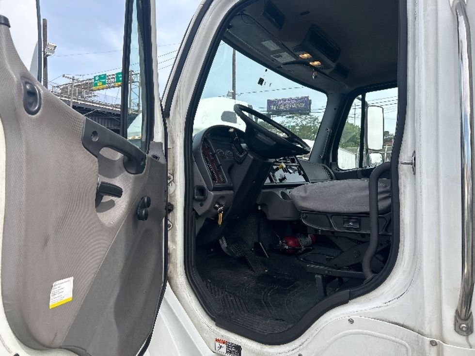 Refrigerated Truck-Light and Medium Duty Trucks-Freightliner-2021-M2-North Bergen-NJ-153,334\n\t\tmiles-$ 58,750 - Image 16