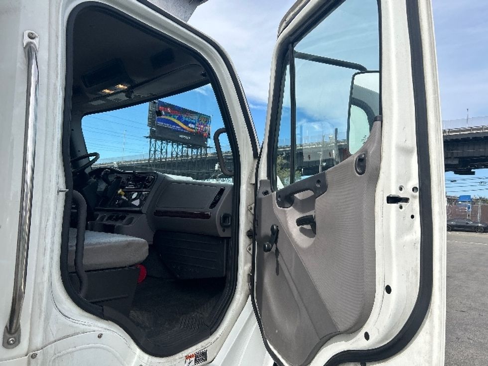 Refrigerated Truck-Light and Medium Duty Trucks-Freightliner-2021-M2-North Bergen-NJ-153,334\n\t\tmiles-$ 58,750 - Image 20