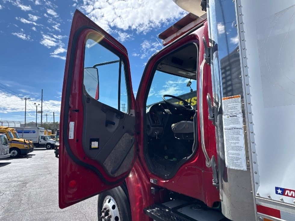 Refrigerated Truck-Light and Medium Duty Trucks-Freightliner-2021-M2-North Bergen-NJ-195,519\n\t\tmiles-$ 69,750 - Image 15
