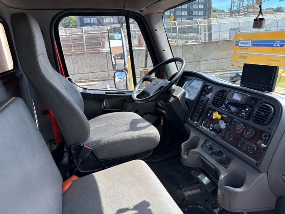 Refrigerated Truck-Light and Medium Duty Trucks-Freightliner-2021-M2-North Bergen-NJ-195,519\n\t\tmiles-$ 69,750 - Image 21