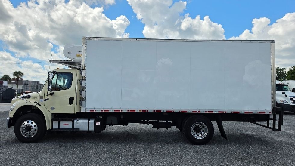 Refrigerated Truck-Light and Medium Duty Trucks-Freightliner-2021-M2-Ocala-FL-314,025\n\t\tmiles-$ 25,750 - Image 4