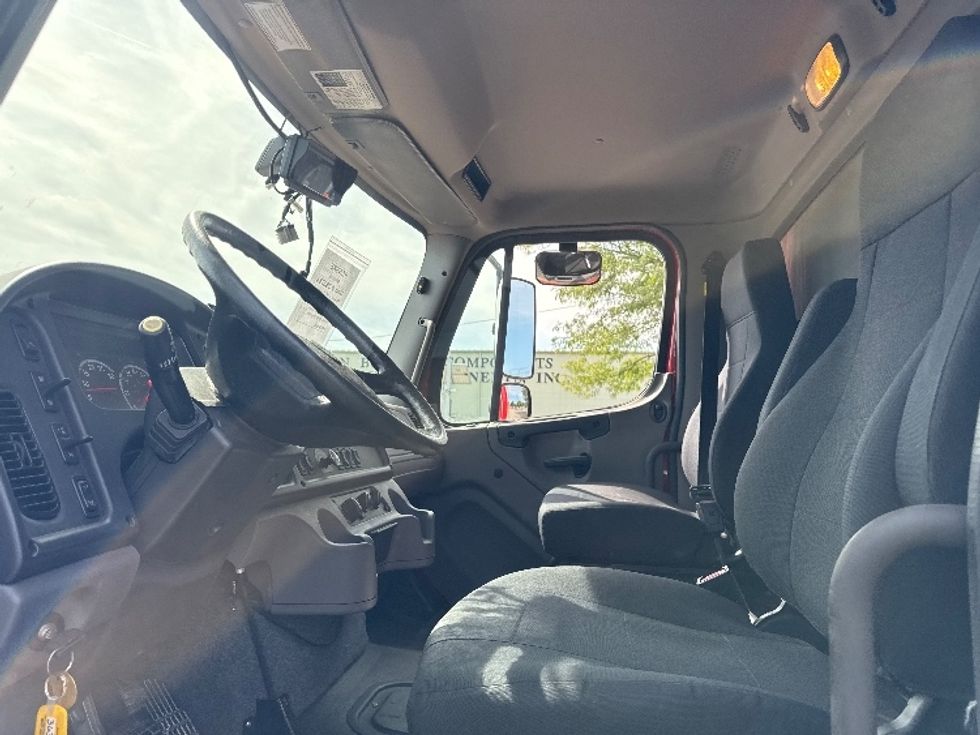 Refrigerated Truck-Light and Medium Duty Trucks-Freightliner-2021-M2-Omaha-NE-65,198\n\t\tmiles-$ 59,000 - Image 16