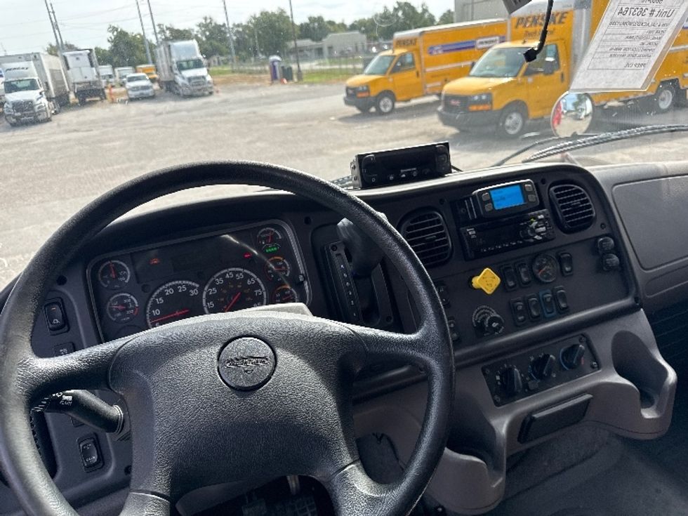 Refrigerated Truck-Light and Medium Duty Trucks-Freightliner-2021-M2-Omaha-NE-65,198\n\t\tmiles-$ 59,000 - Image 18