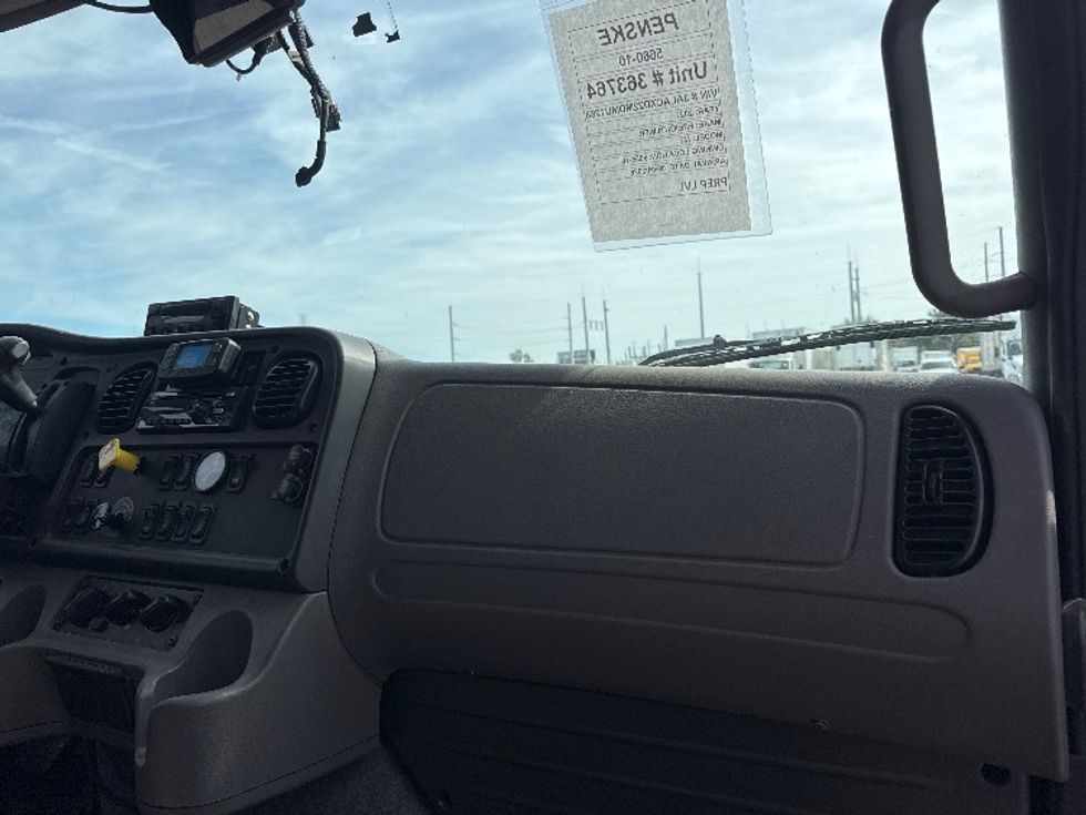 Refrigerated Truck-Light and Medium Duty Trucks-Freightliner-2021-M2-Omaha-NE-65,198\n\t\tmiles-$ 59,000 - Image 21