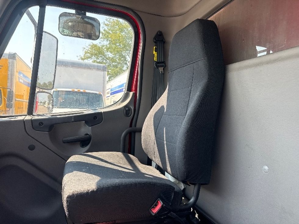Refrigerated Truck-Light and Medium Duty Trucks-Freightliner-2021-M2-Omaha-NE-80,390\n\t\tmiles-$ 57,500 - Image 19