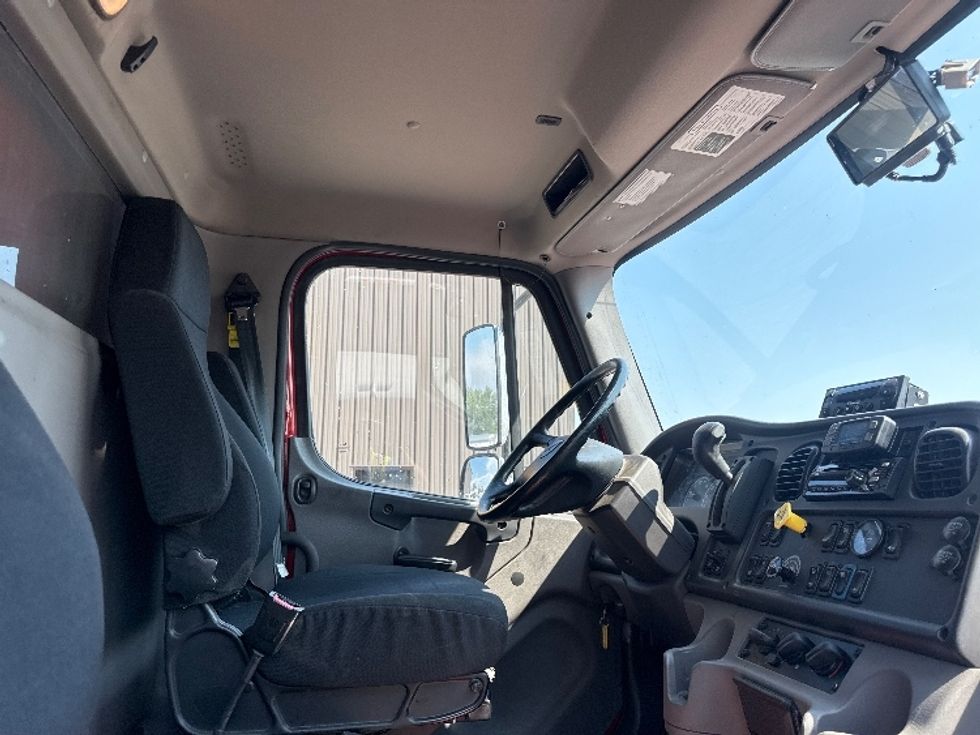 Refrigerated Truck-Light and Medium Duty Trucks-Freightliner-2021-M2-Omaha-NE-80,390\n\t\tmiles-$ 57,500 - Image 22