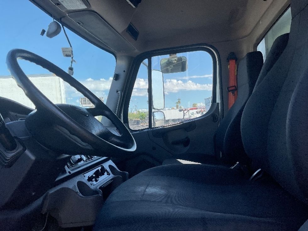 Refrigerated Truck-Light and Medium Duty Trucks-Freightliner-2021-M2-Phoenix-AZ-170,342\n\t\tmiles-$ 57,000 - Image 19