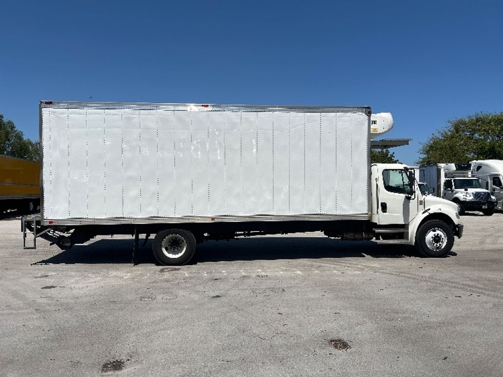 Refrigerated Truck-Light and Medium Duty Trucks-Freightliner-2021-M2-Pompano Beach-FL-129,221\n\t\tmiles-$ 68,000 - Image 15
