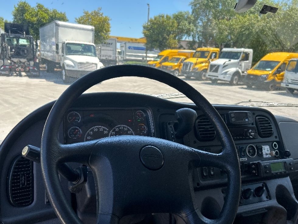 Refrigerated Truck-Light and Medium Duty Trucks-Freightliner-2021-M2-Pompano Beach-FL-129,221\n\t\tmiles-$ 68,000 - Image 18