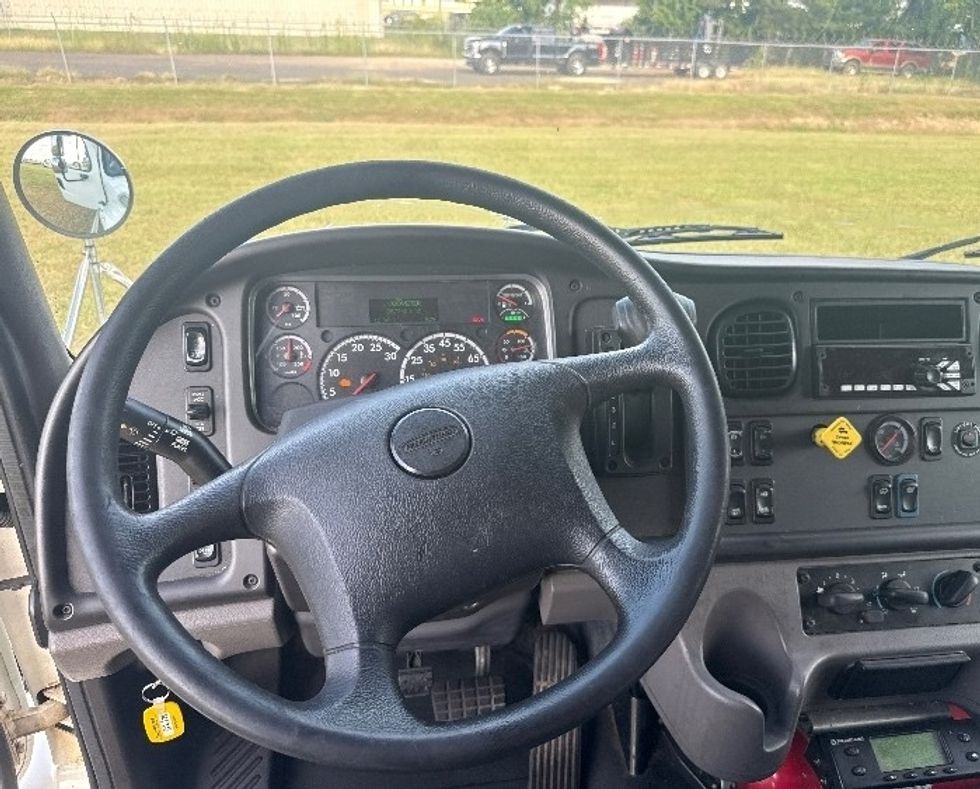 Refrigerated Truck-Light and Medium Duty Trucks-Freightliner-2021-M2-Richland-MS-267,740\n\t\tmiles-$ 54,500 - Image 18