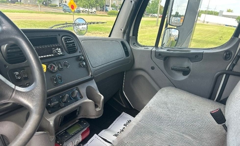 Refrigerated Truck-Light and Medium Duty Trucks-Freightliner-2021-M2-Richland-MS-300,722\n\t\tmiles-$ 49,250 - Image 17