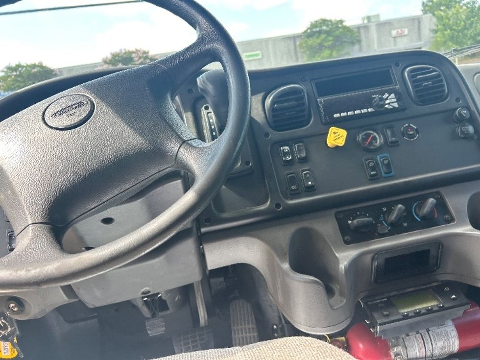 Refrigerated Truck-Light and Medium Duty Trucks-Freightliner-2021-M2-Richland-MS-300,722\n\t\tmiles-$ 49,250 - Image 18