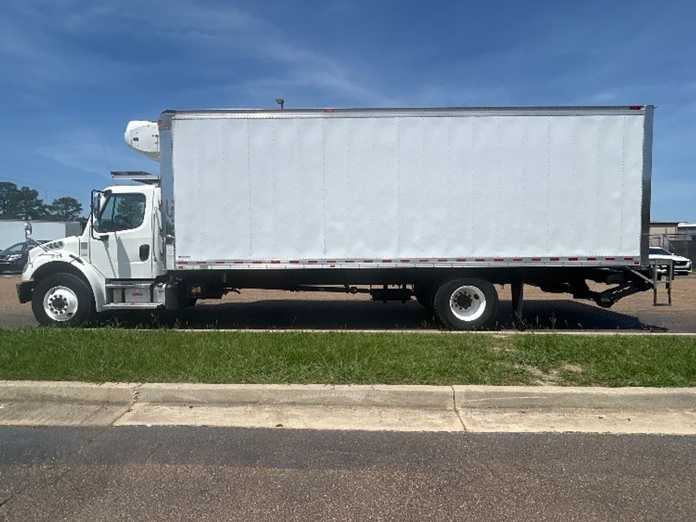 Refrigerated Truck-Light and Medium Duty Trucks-Freightliner-2021-M2-Richland-MS-325,814\n\t\tmiles-$ 42,750 - Image 4