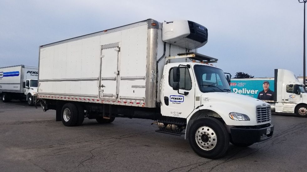 Refrigerated Truck-Light and Medium Duty Trucks-Freightliner-2021-M2-Scarborough-ON-210,677\n\t\tkm-$ 94,250 - Image 1