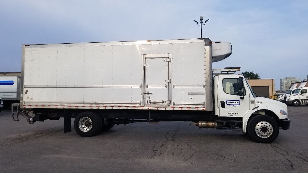 Refrigerated Truck-Light and Medium Duty Trucks-Freightliner-2021-M2-Scarborough-ON-210,677\n\t\tkm-$ 94,250 - Image 15