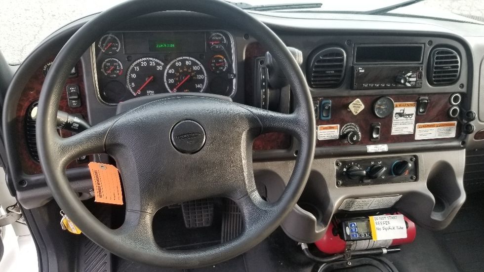 Refrigerated Truck-Light and Medium Duty Trucks-Freightliner-2021-M2-Scarborough-ON-210,677\n\t\tkm-$ 94,250 - Image 18