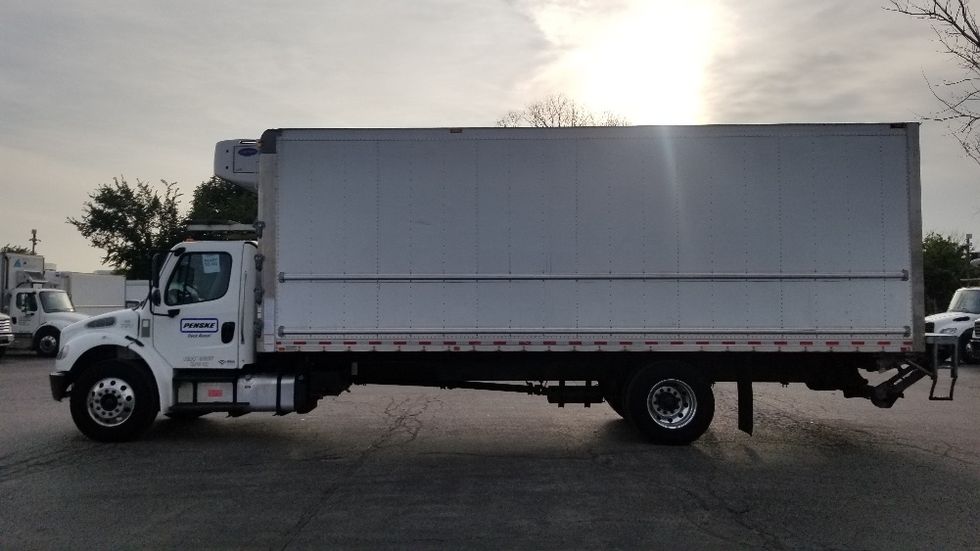 Refrigerated Truck-Light and Medium Duty Trucks-Freightliner-2021-M2-Scarborough-ON-210,677\n\t\tkm-$ 94,250 - Image 4