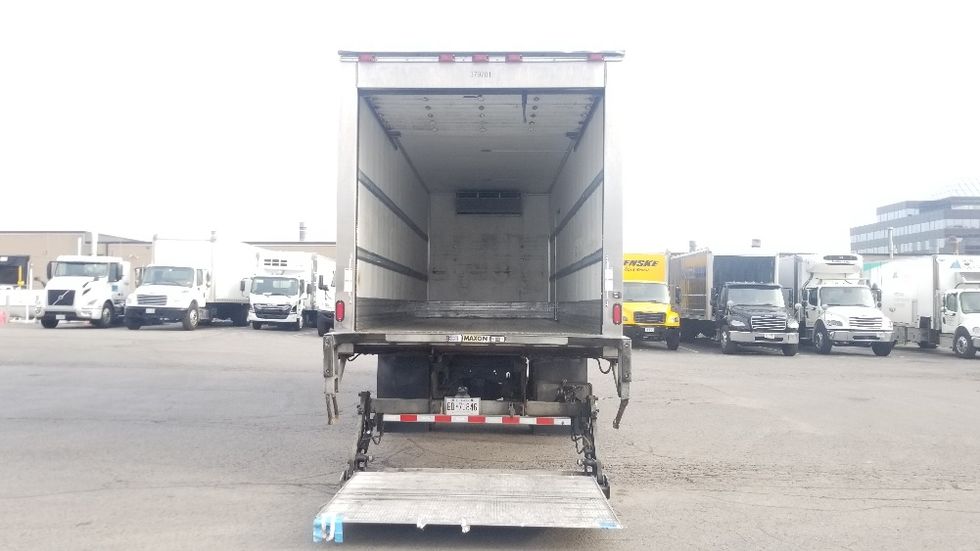 Refrigerated Truck-Light and Medium Duty Trucks-Freightliner-2021-M2-Scarborough-ON-210,677\n\t\tkm-$ 94,250 - Image 9