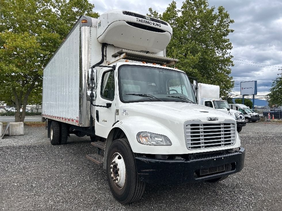 Refrigerated Truck-Light and Medium Duty Trucks-Freightliner-2021-M2-Surrey-BC-220,208\n\t\tkm-$ 93,000 - Image 1