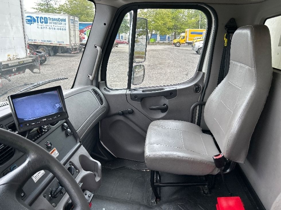Refrigerated Truck-Light and Medium Duty Trucks-Freightliner-2021-M2-Surrey-BC-220,208\n\t\tkm-$ 93,000 - Image 19