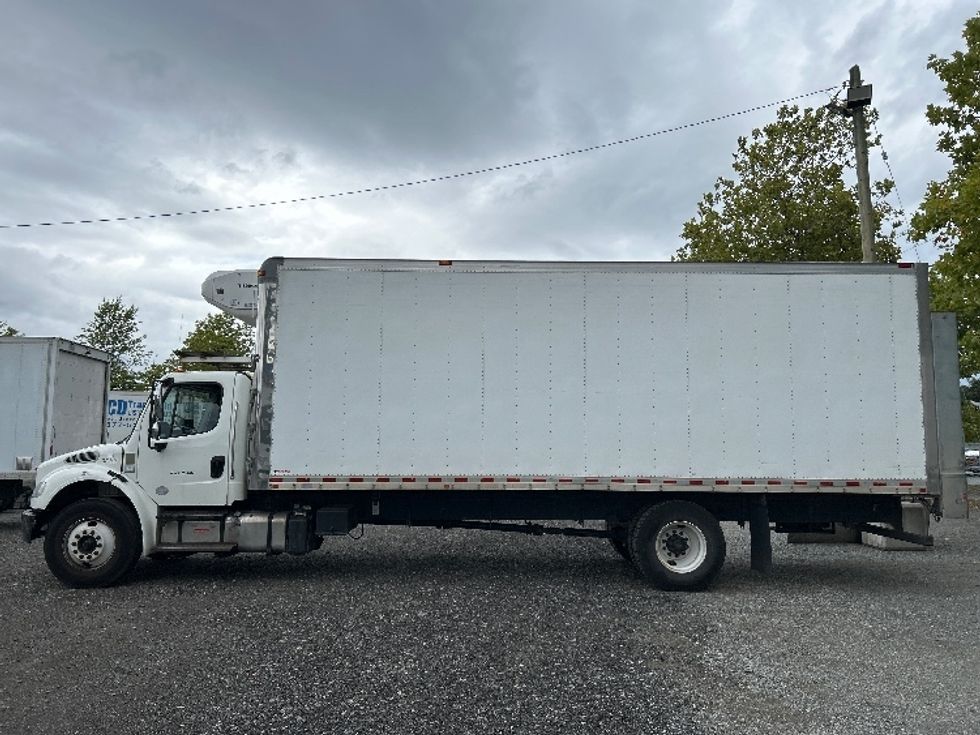 Refrigerated Truck-Light and Medium Duty Trucks-Freightliner-2021-M2-Surrey-BC-220,208\n\t\tkm-$ 93,000 - Image 4