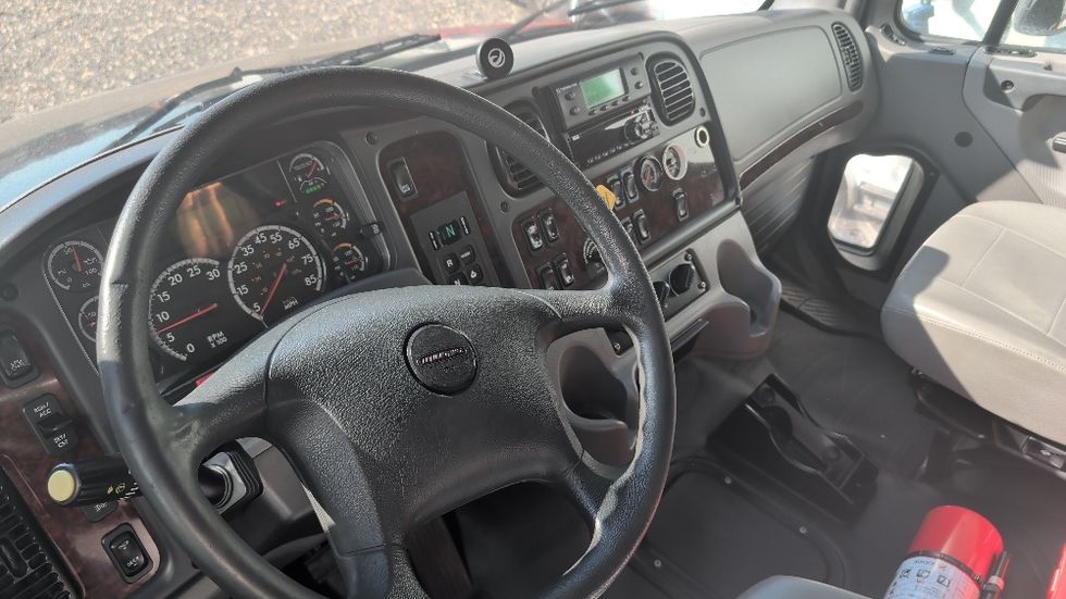 Refrigerated Truck-Light and Medium Duty Trucks-Freightliner-2021-M2-Suwanee-GA-306,739\n\t\tmiles-$ 52,500 - Image 17