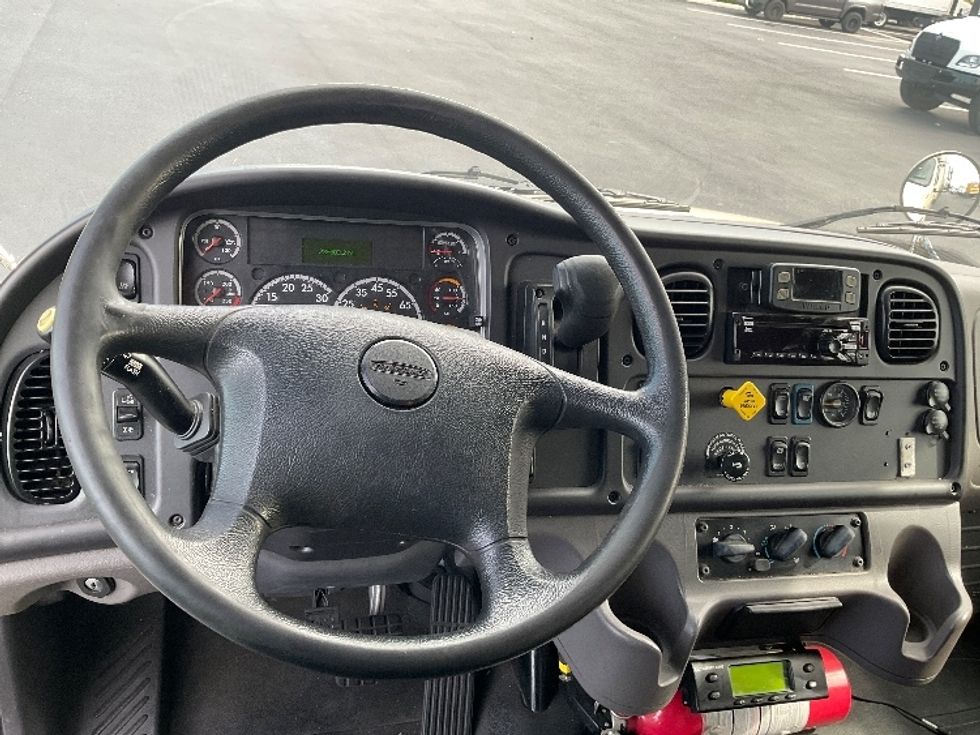 Refrigerated Truck-Light and Medium Duty Trucks-Freightliner-2021-M2-Tampa-FL-238,604\n\t\tmiles-$ 43,000 - Image 18