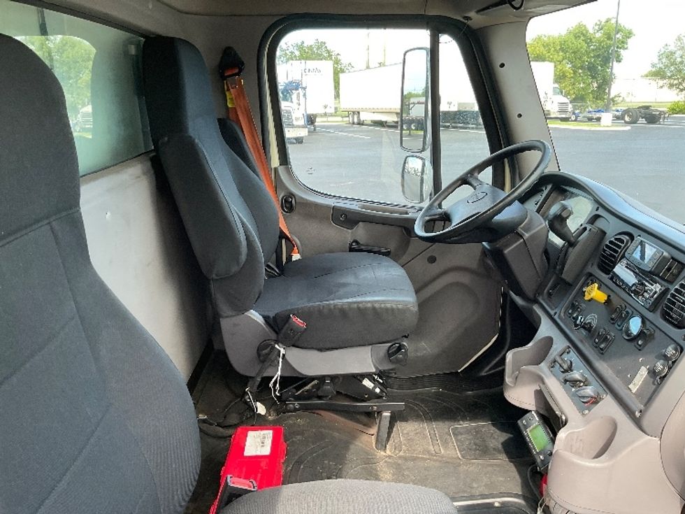 Refrigerated Truck-Light and Medium Duty Trucks-Freightliner-2021-M2-Tampa-FL-238,604\n\t\tmiles-$ 43,000 - Image 22