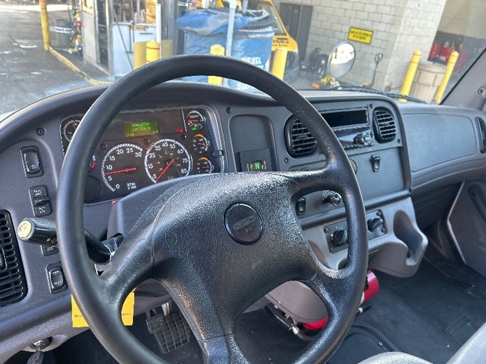 Refrigerated Truck-Light and Medium Duty Trucks-Freightliner-2021-M2-Torrance-CA-114,971\n\t\tmiles-$ 80,000 - Image 17