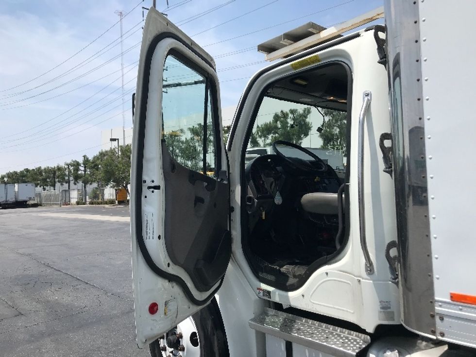 Refrigerated Truck-Light and Medium Duty Trucks-Freightliner-2021-M2-Torrance-CA-186,831\n\t\tmiles-$ 64,250 - Image 15