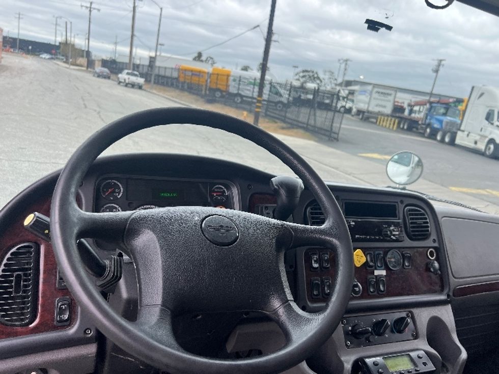 Refrigerated Truck-Light and Medium Duty Trucks-Freightliner-2021-M2-Torrance-CA-195,127\n\t\tmiles-$ 67,500 - Image 17