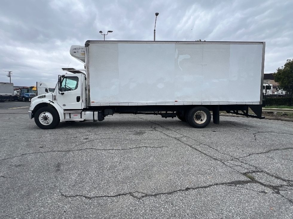 Refrigerated Truck-Light and Medium Duty Trucks-Freightliner-2021-M2-Torrance-CA-195,127\n\t\tmiles-$ 67,500 - Image 4